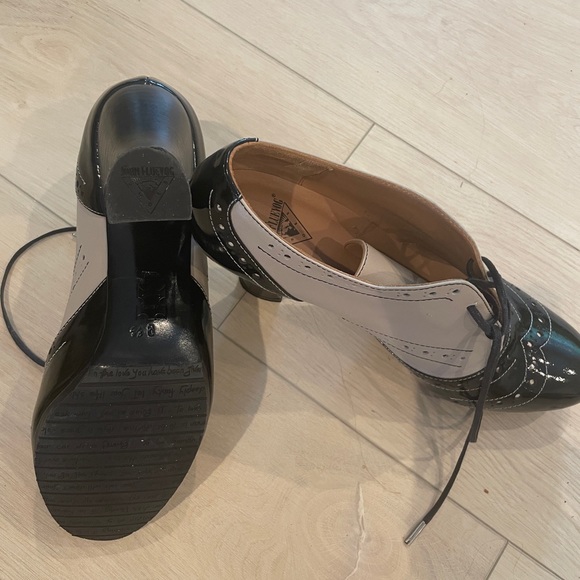 Fluevog brogued lace up heels - Picture 4 of 5